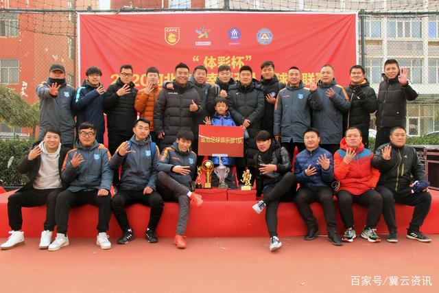 妻子与男友相会，忽觉纪念日回家却遇律师